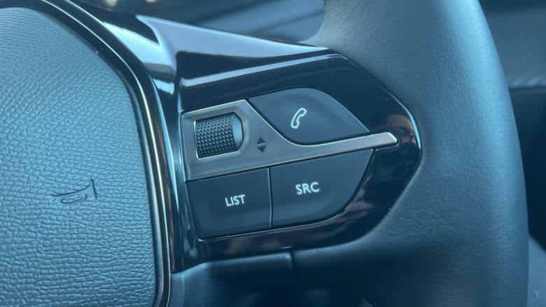 Peugeot 208 1.2 PureTech 100 Active Premium 5dr Petrol Hatchback